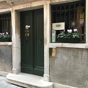 Le Due Corone Bed & Breakfast Venice
