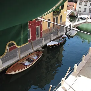https://ca-san-trovaso.hotelslidodijesolo.com